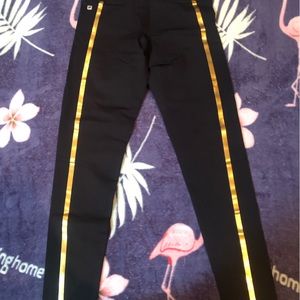 Fabletics Ariel leggings NWT Sz Medium